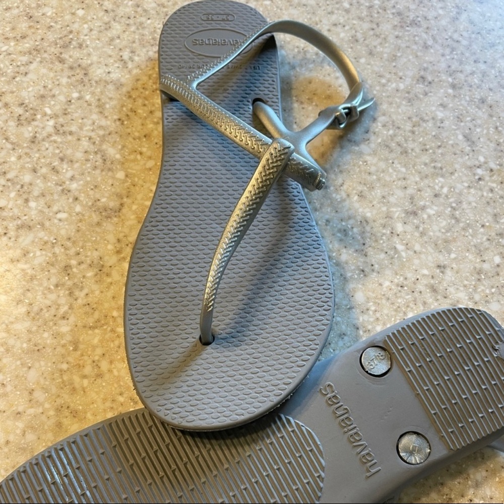Havaianas Grey Flip Flop Thong Sandel Size 37/38 (8-8.5) NWOT
